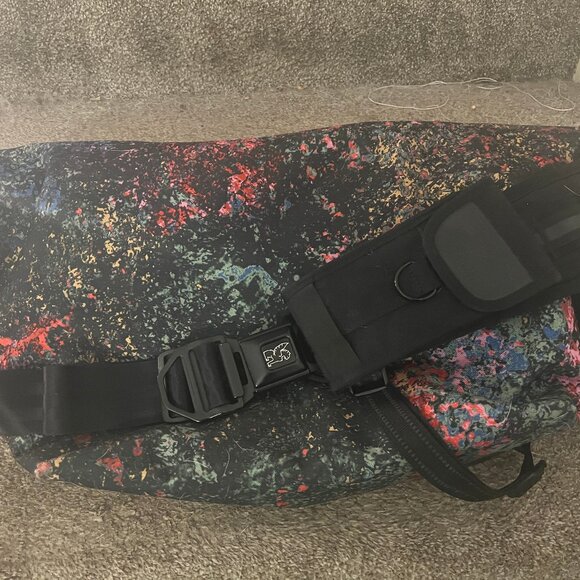 Chrome Citizen Messenger Bag - Black Multicolor Paint Splatter 24L - Picture 3 of 6